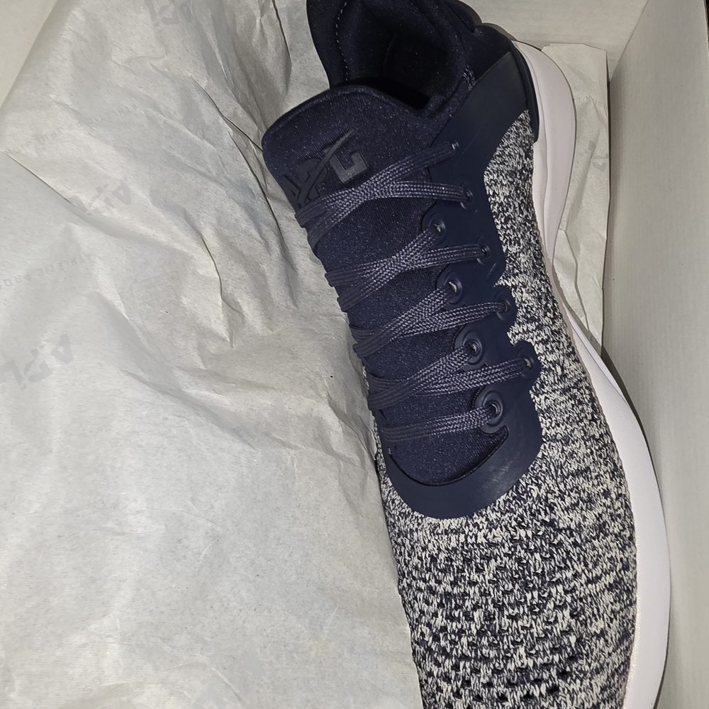 APL Men's Shoes in Navy and White Mens 7 Womens 8.5